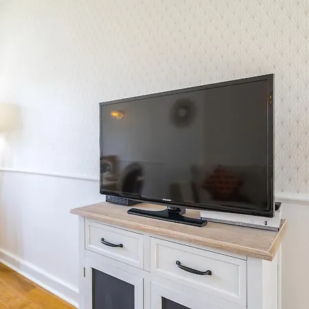 West Family Friendly - 5 Guests Apartment