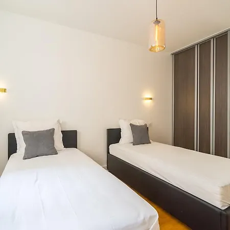 Apartment West Family Friendly - 5 Guests *